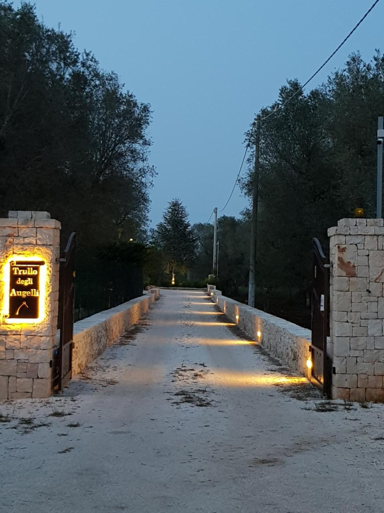 Trullo Degli Augelli Pension San Michele Salentino Buitenkant foto