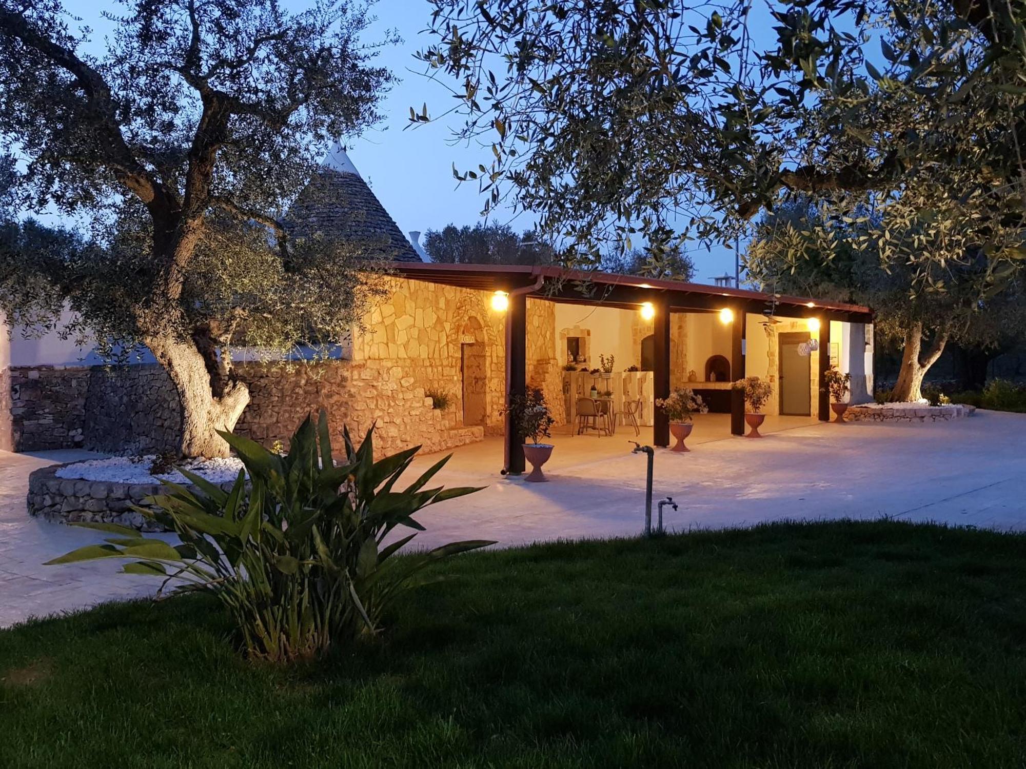 Trullo Degli Augelli Pension San Michele Salentino Buitenkant foto